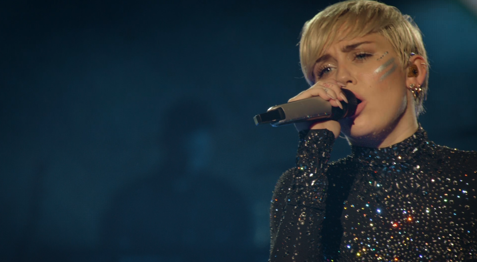 麦莉·赛勒斯 Miley Cyrus: Bangerz Tour (2014) Blu-ray 1080i AVC LPCM 5.1 《ISO 20.64GB》
