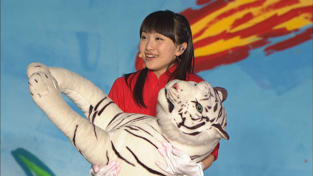 Momoclo no Kodomo Matsuri 2013 – Mamore! Minna no Tobu Dobutsu Koen Tatakae! Momoiro Animal Z!《ISO 43G》