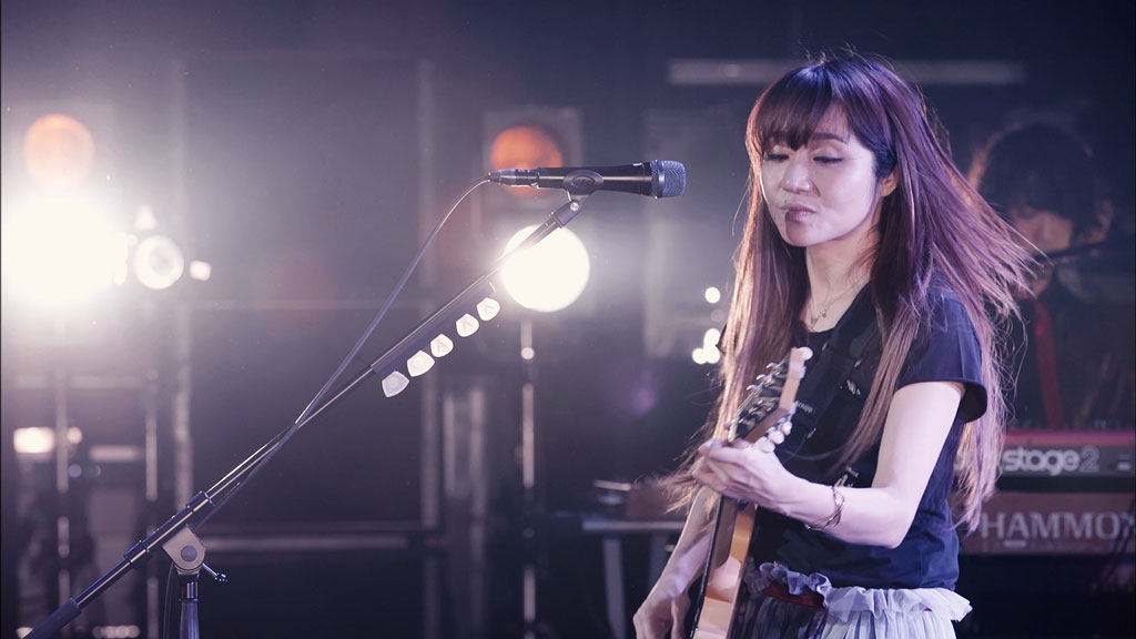 矢井田瞳 Yaida Hitomi – LIVE TOUR “15” COMPLETE EDITION – the 15th anniversary 2016《BDMV 35.3G》