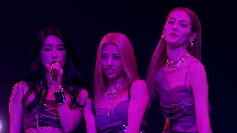 E-girls - LIVExONLINE BEYOND THE BORDER 2021《BDMV 3BD 51.6GB》