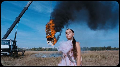 Charli XCX – White Mercedes [Master MP4 1.22GB]