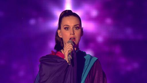 凯蒂·佩芮 Katy Perry – Unconditionally (2011 MTV Europe Music Awards) [HDTV TS 867.4MB]